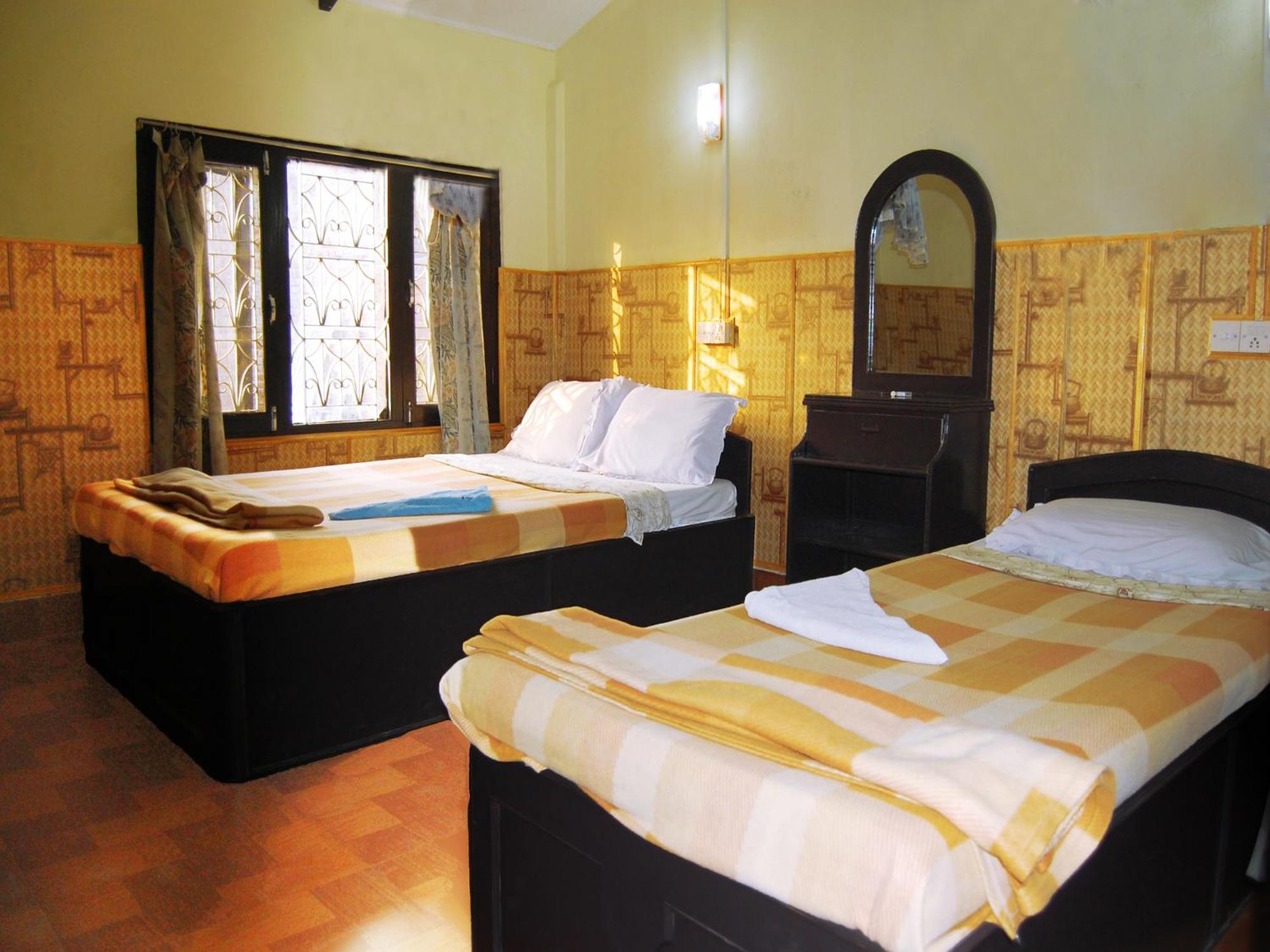 Rainbow Safari Resort Sauraha Kültér fotó