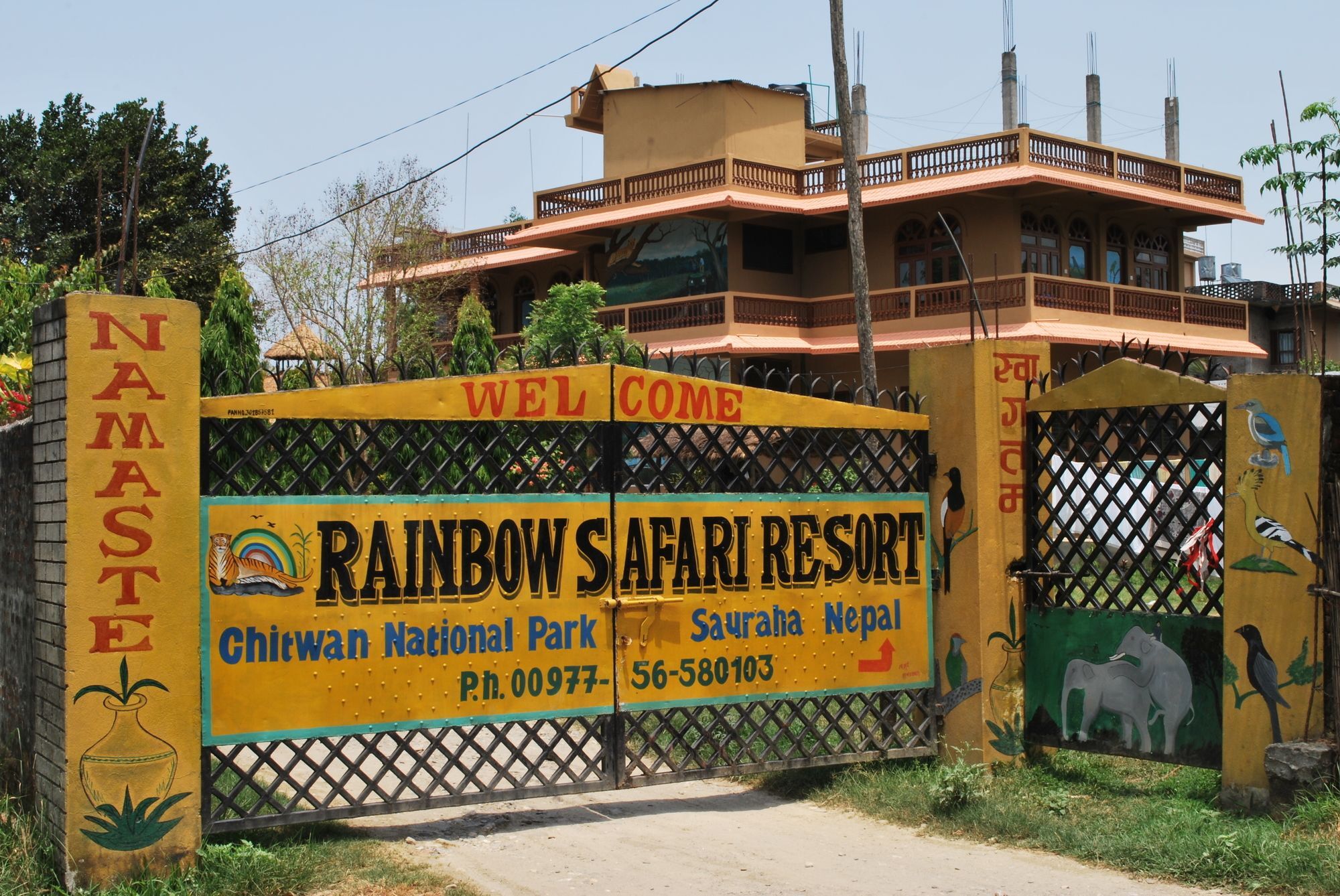 Rainbow Safari Resort Sauraha Kültér fotó